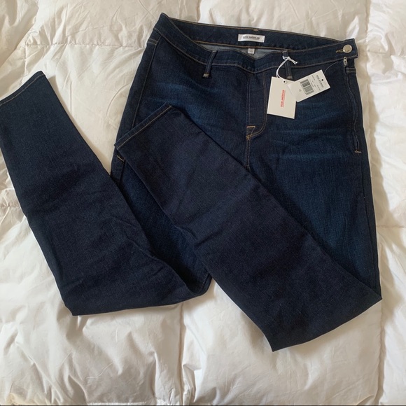 Good American Denim - Make an offer!! Good American BNWT Size 12 jeans